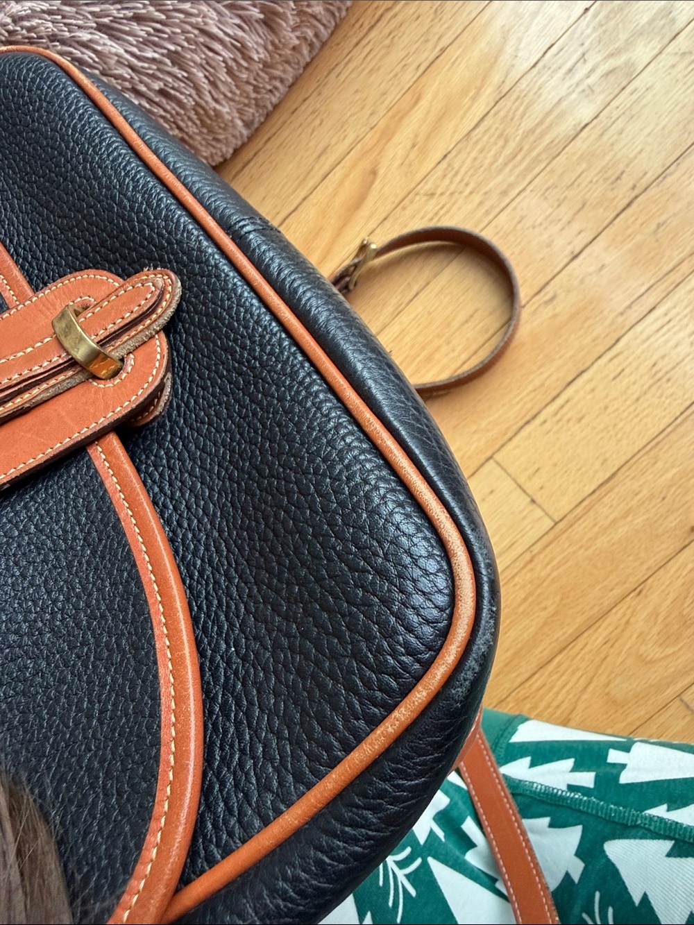 Dooney & Bourke Black with Tan Trim Pebbled Leather Crossbody - Picture 11 of 13